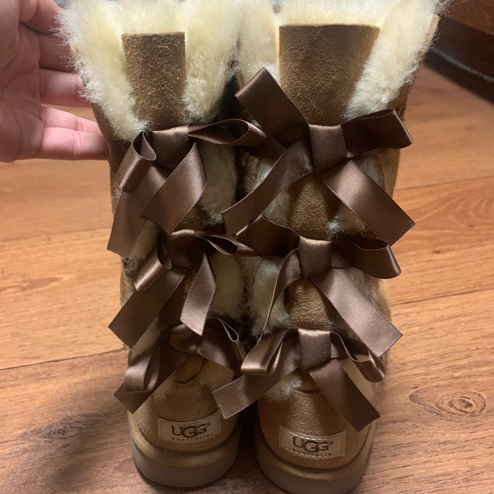 UGG Bailey Bow Tall Boot Big Kid Size 4 = Women’s Size 6